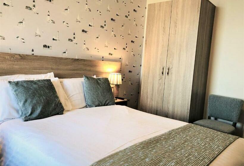 בית מלון כפרי The Clarendon