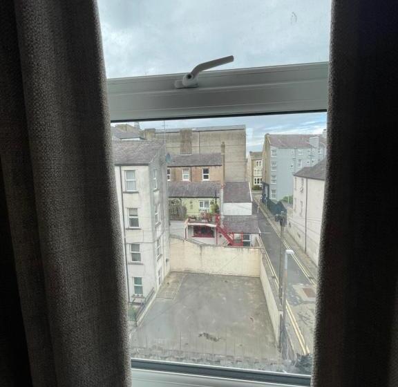 בית מלון כפרי The Clarendon