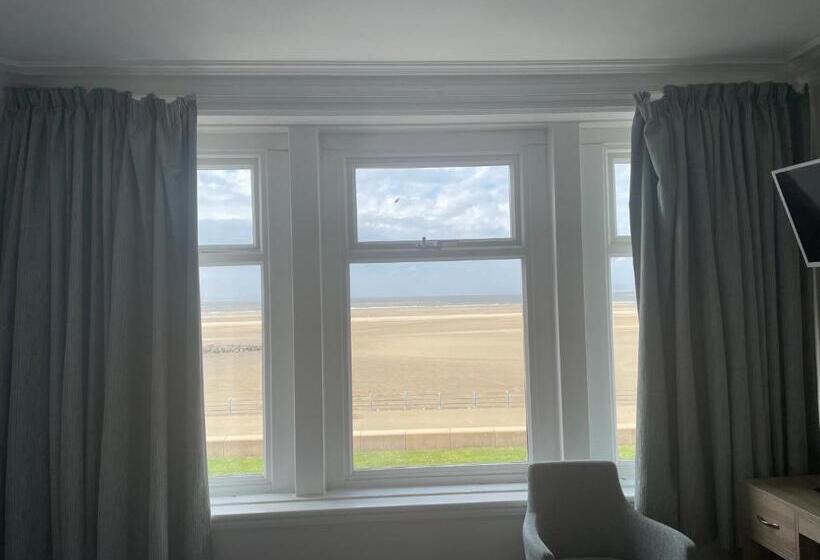 בית מלון כפרי The Clarendon