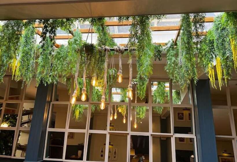 ホテル The Coach House Inn