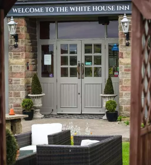 هتل The White House Inn   Whitby