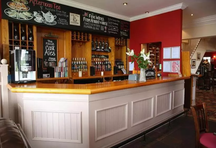 هتل The White House Inn   Whitby