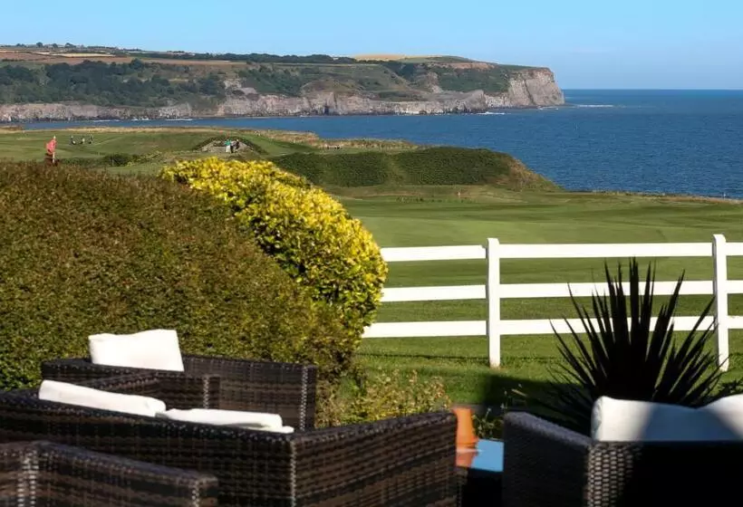 هتل The White House Inn   Whitby
