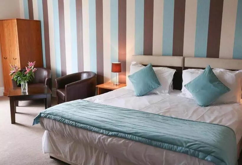 هتل The White House Inn   Whitby