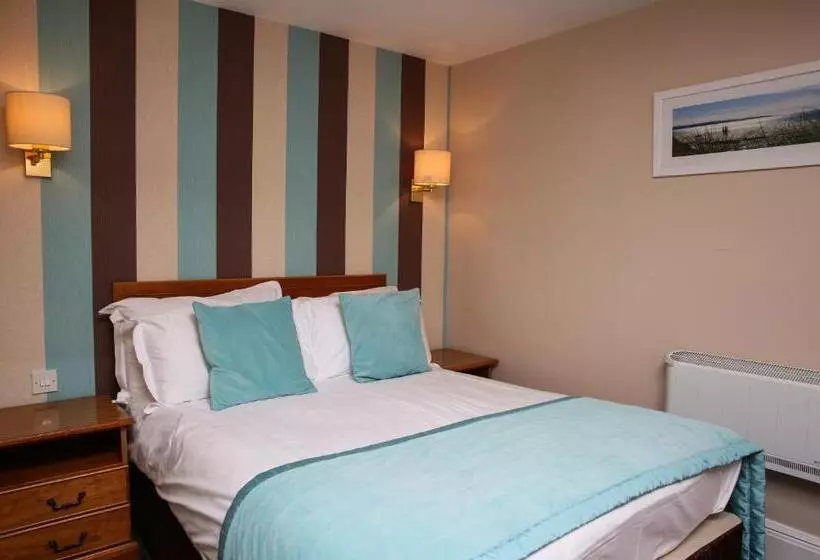 هتل The White House Inn   Whitby