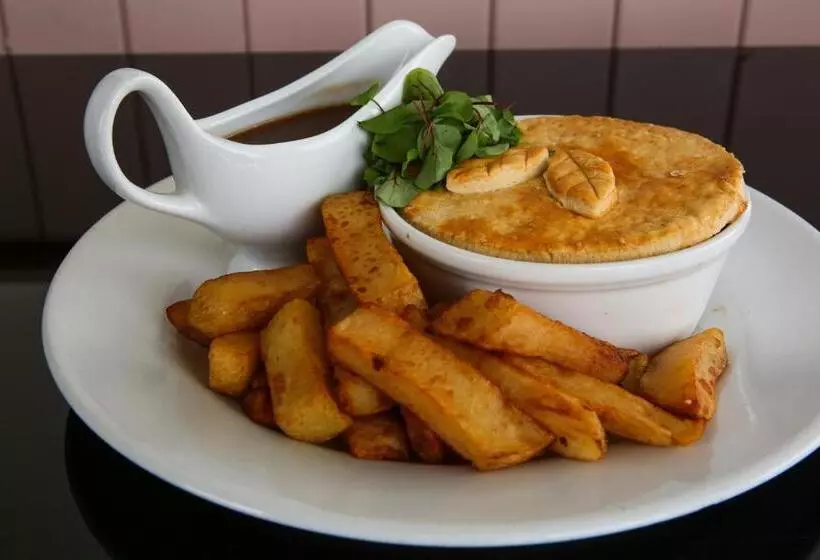 هتل The White House Inn   Whitby
