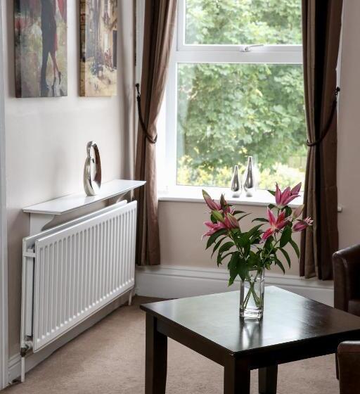 فندق The White House Inn   Whitby