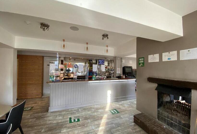 فندق Wendover Arms