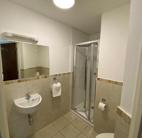 فندق Wendover Arms