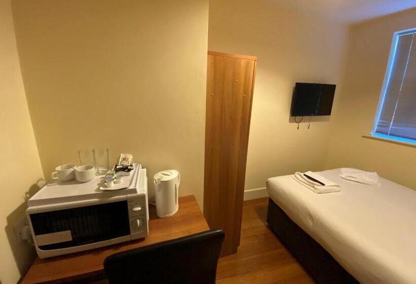 فندق Wendover Arms