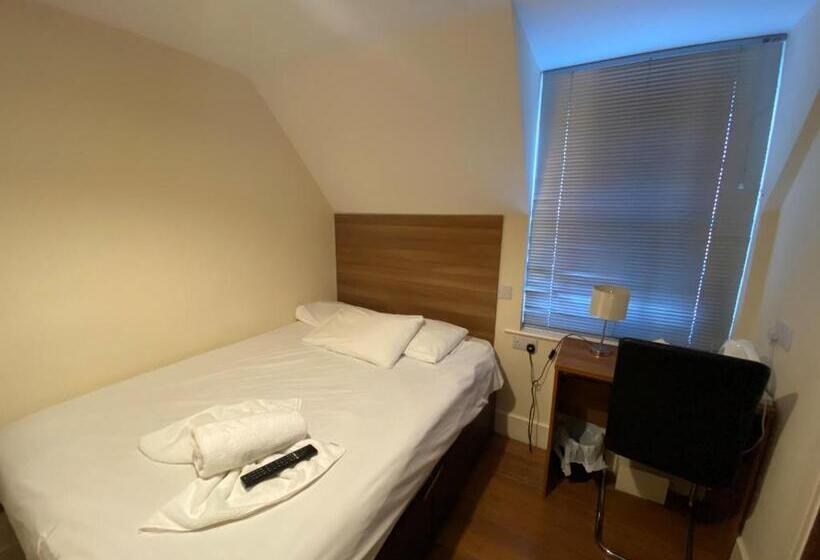 فندق Wendover Arms