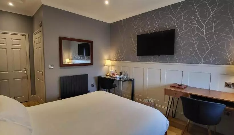 Hotelli White Horse Inn & Restaurant