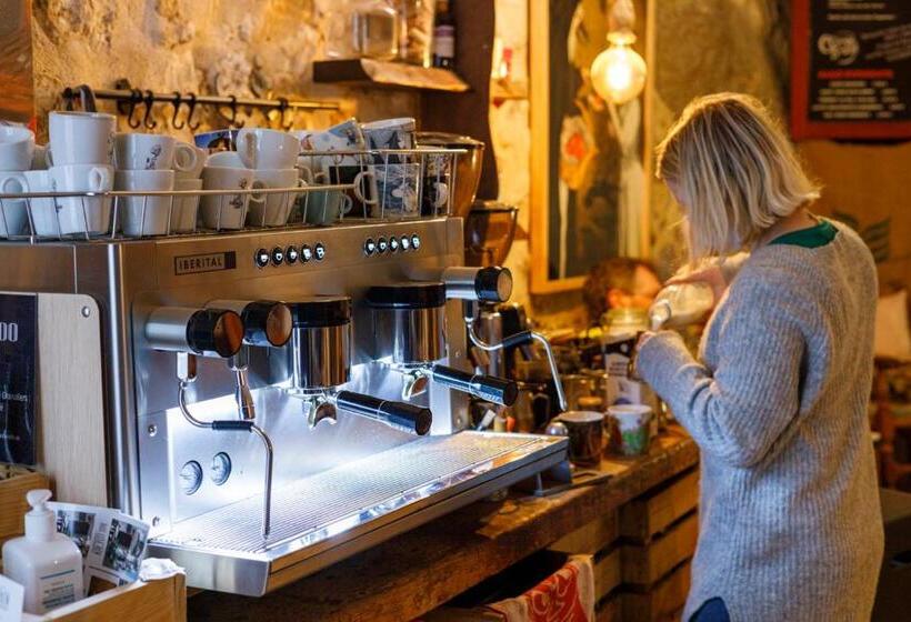 فندق صغير Dios Esta Bien