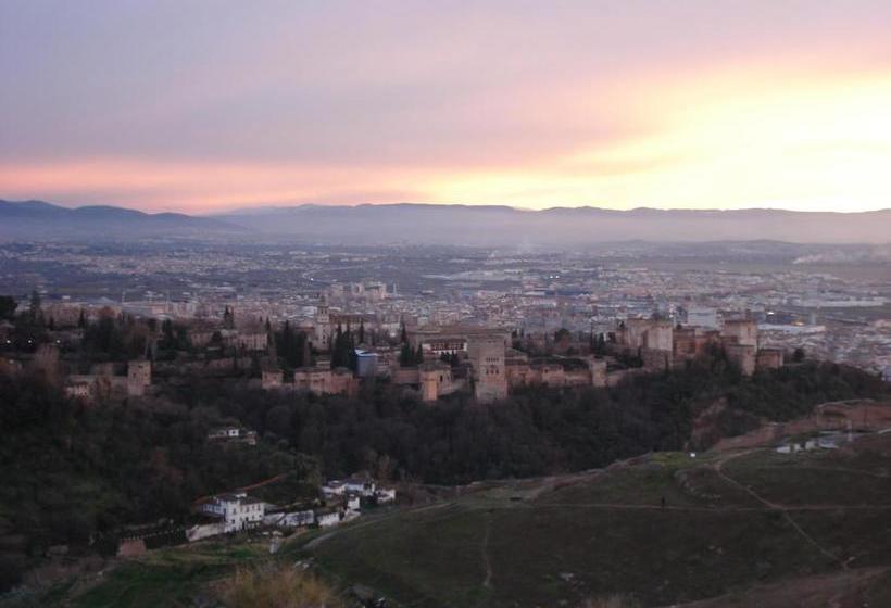 هاستل Posada Azahar