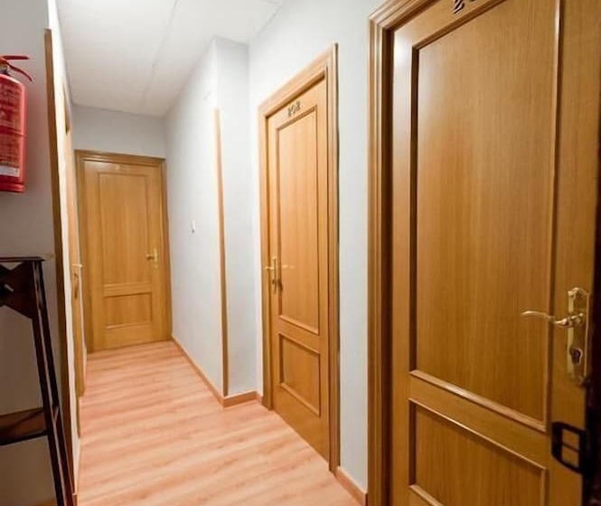 هاستل Nommadas Jero Only Adults