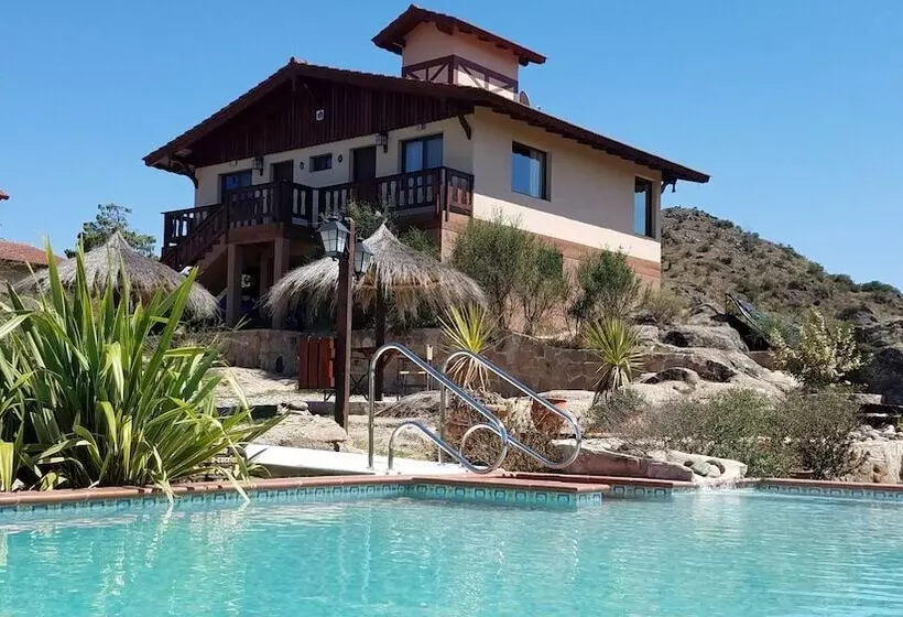 ホテル Aires Serranos Suites