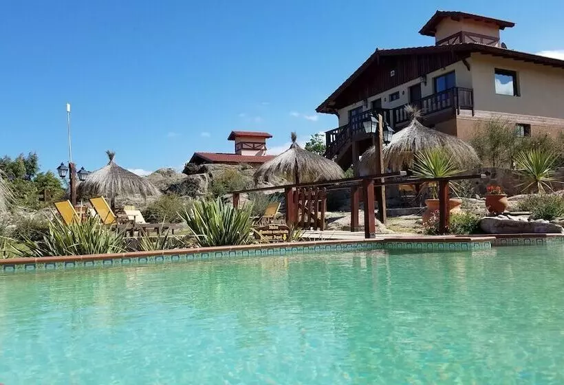 ホテル Aires Serranos Suites