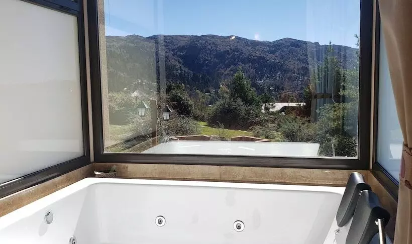 ホテル Aires Serranos Suites