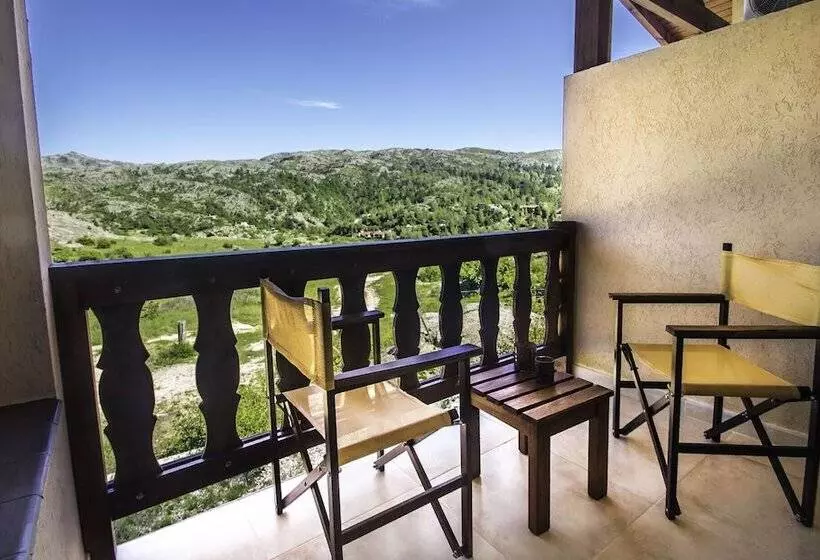 ホテル Aires Serranos Suites