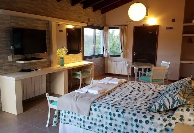 ホテル Aires Serranos Suites