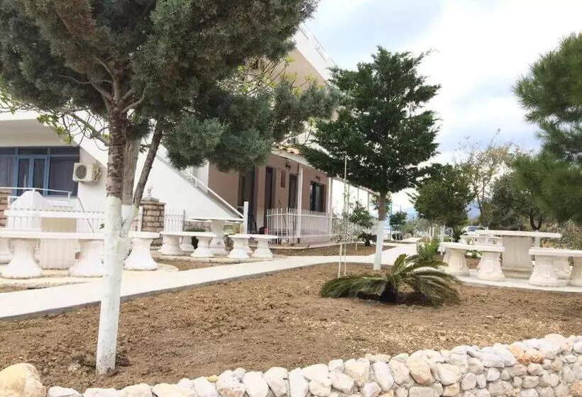 ホテル Heaven Beach Sarandë