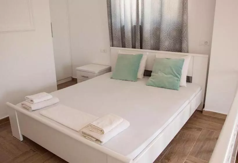 ホテル Heaven Beach Sarandë
