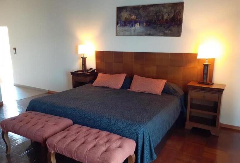 هتل Tagore Suites