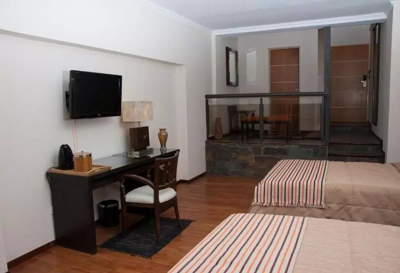 ホテル Tagore Suites