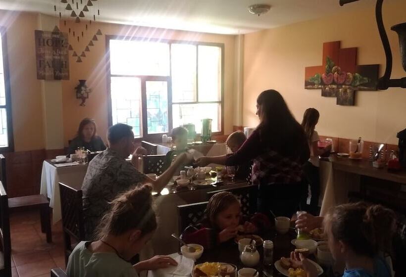 Bed and Breakfast Hostal & Spa Casa Real