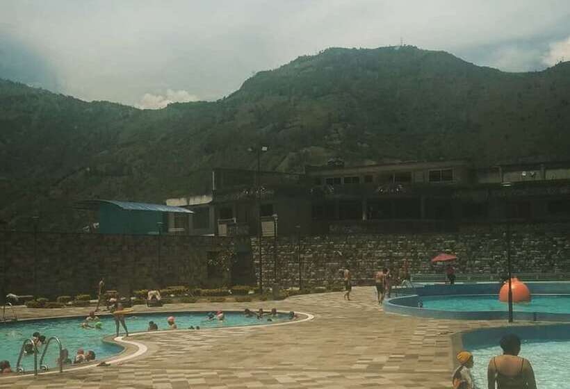 Bed and Breakfast Hostal & Spa Casa Real