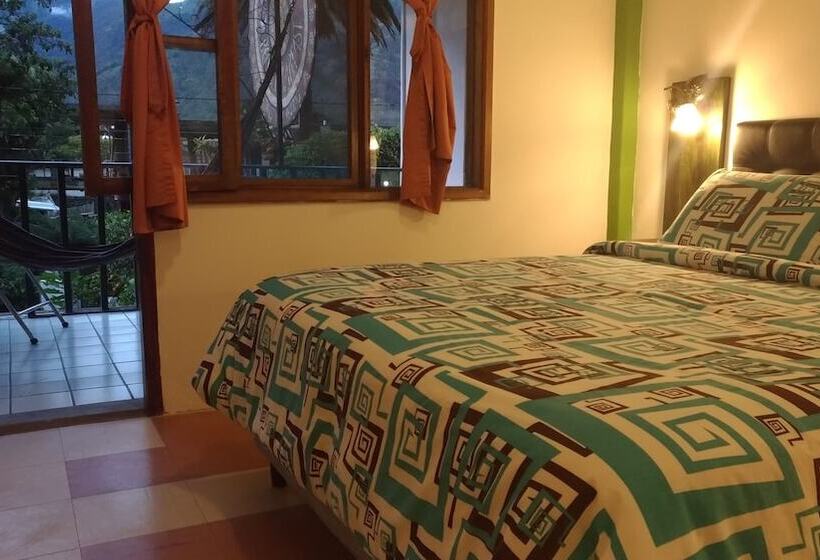 Bed and Breakfast Hostal & Spa Casa Real