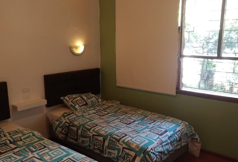 Bed and Breakfast Hostal & Spa Casa Real