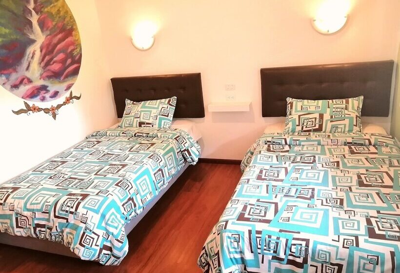 Bed and Breakfast Hostal & Spa Casa Real