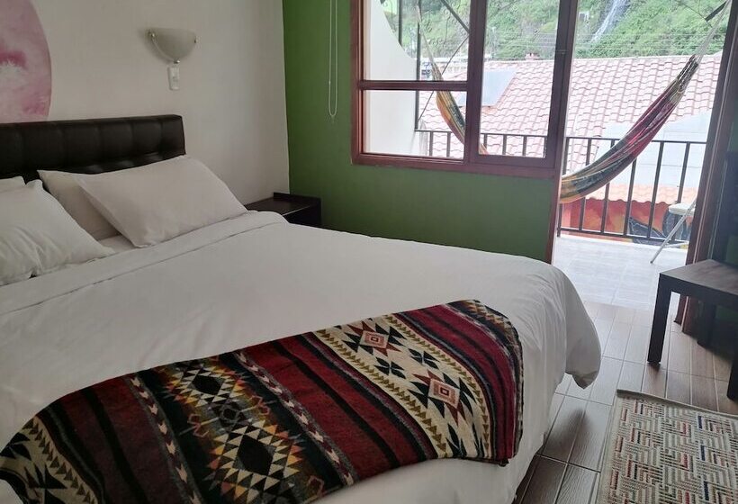 Bed and Breakfast Hostal & Spa Casa Real