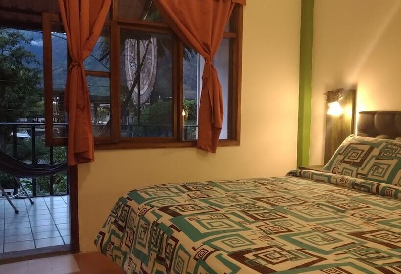 Bed and Breakfast Hostal & Spa Casa Real