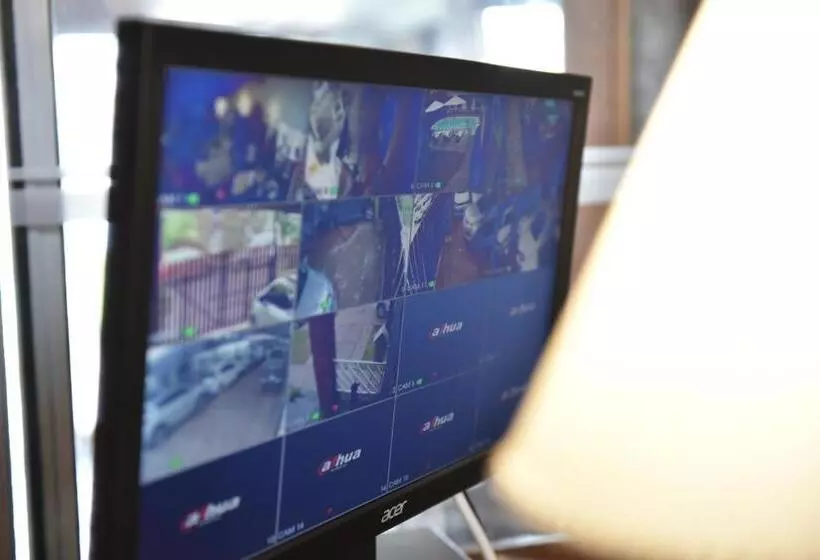 Bernie S Bed & Breakfast , A 3 Kilometros Del Aerop Ezeiza, Van ,in Out, Free Ezeiza Airport