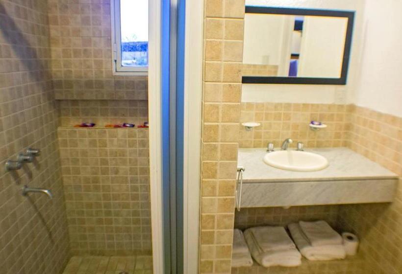 Bernie S Bed & Breakfast , A 3 Kilometros Del Aerop Ezeiza, Van ,in Out, Free Ezeiza Airport