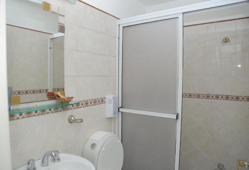 Bernie S Bed & Breakfast , A 3 Kilometros Del Aerop Ezeiza, Van ,in Out, Free Ezeiza Airport