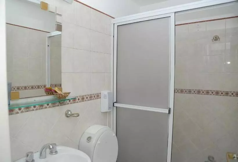 Bernie S Bed & Breakfast , A 3 Kilometros Del Aerop Ezeiza, Van ,in Out, Free Ezeiza Airport