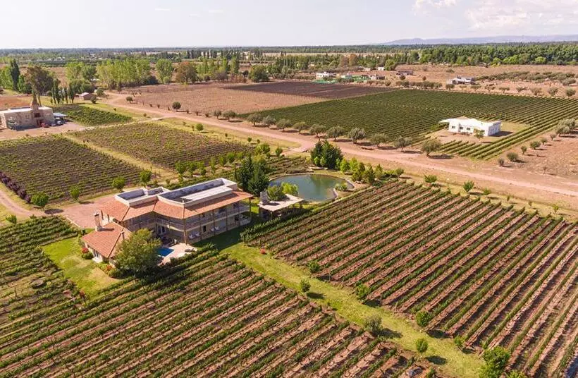 هتل Chaglasian Wine & Suites