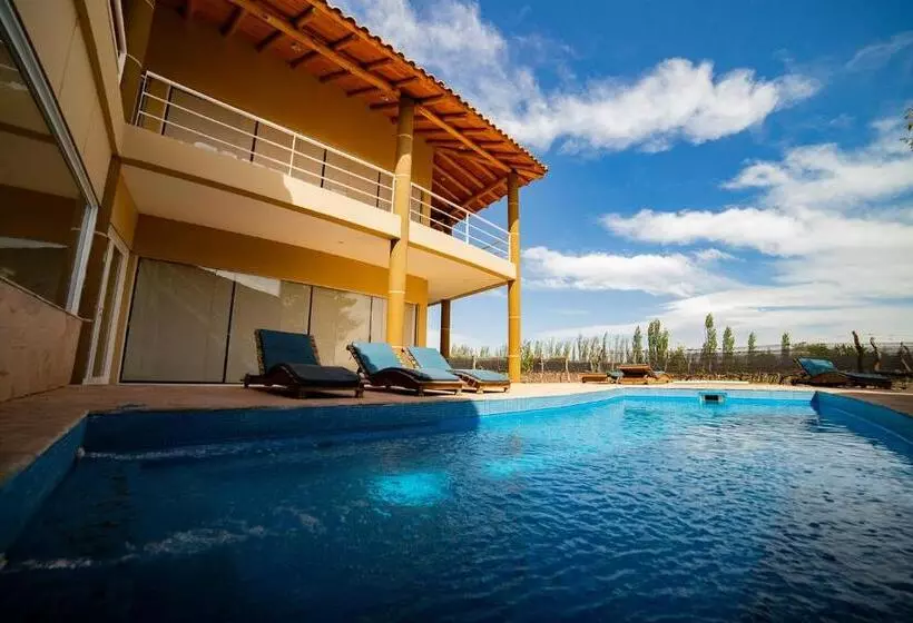 هتل Chaglasian Wine & Suites