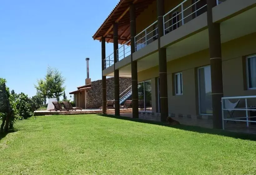 هتل Chaglasian Wine & Suites
