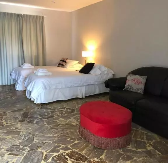 هتل Chaglasian Wine & Suites