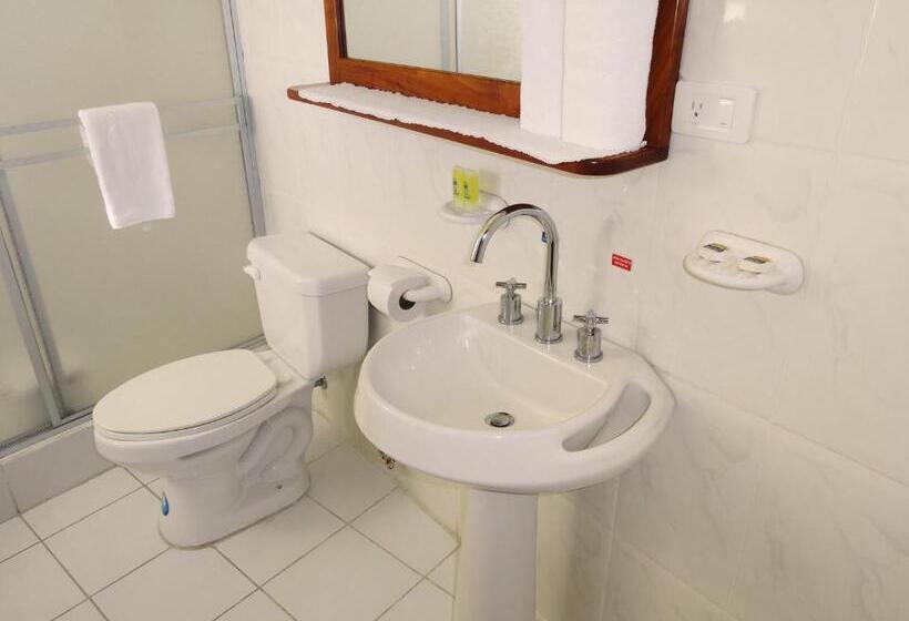 هتل Del Sol Galapagos