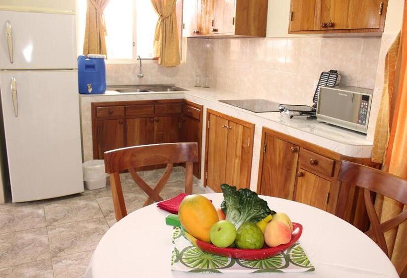 هتل Del Sol Galapagos