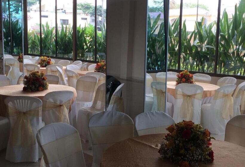 فندق Garzota Inn