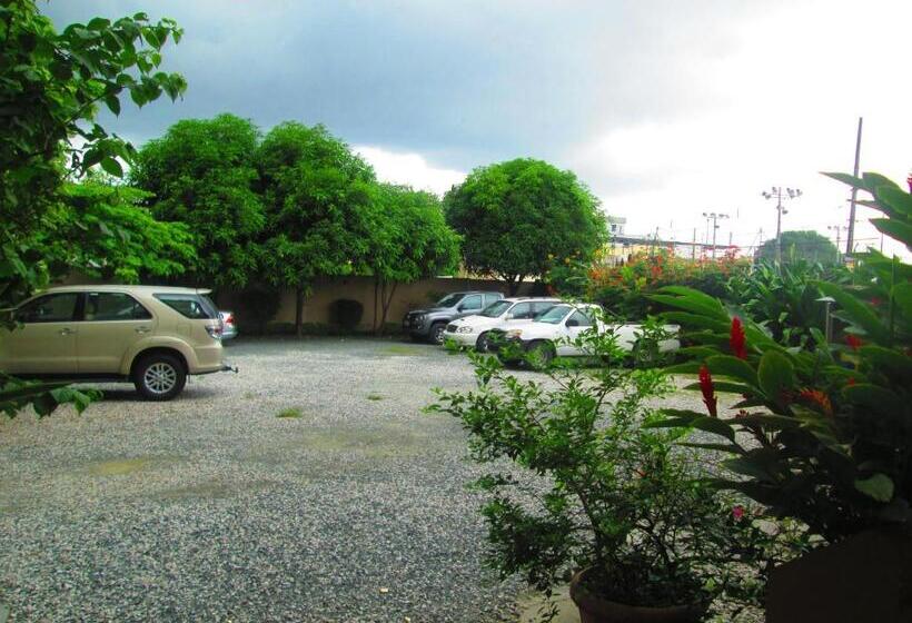 فندق Garzota Inn