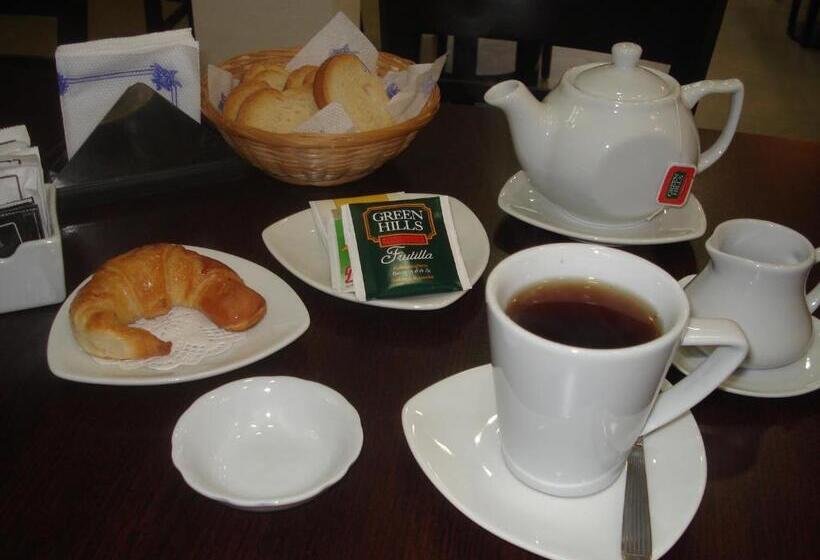 Отель Morada Suites