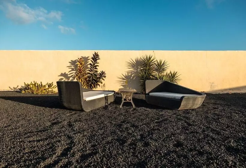 تختخواب و صبحانه Finca Luz