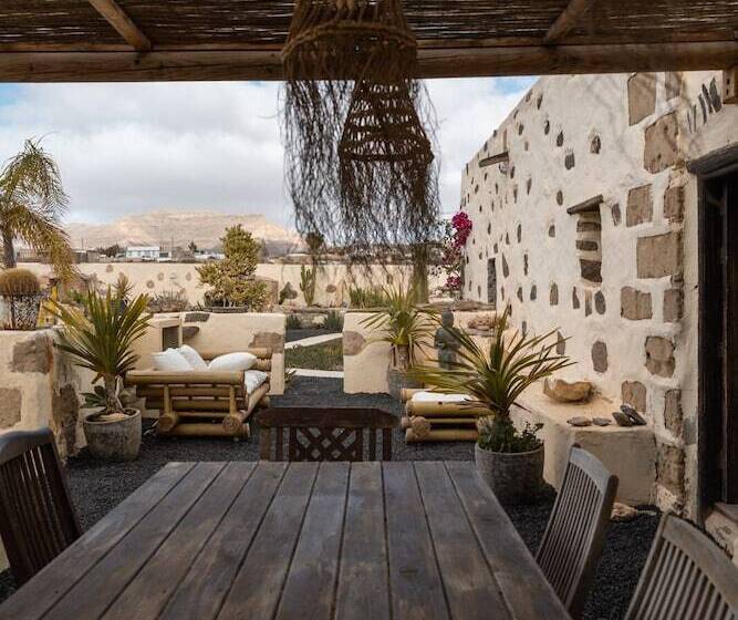 تختخواب و صبحانه Finca Luz